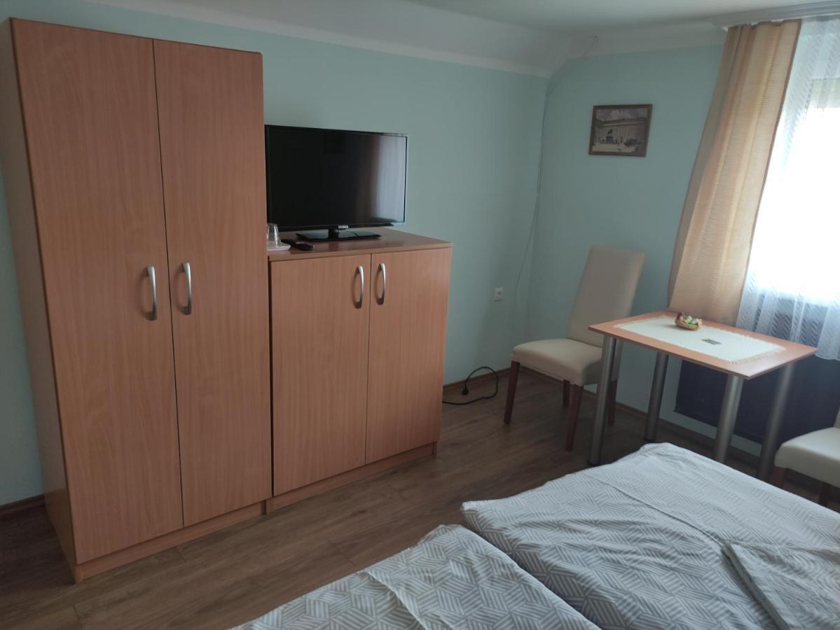 Molnar Vendeghaz Apartment Buk Bagian luar foto